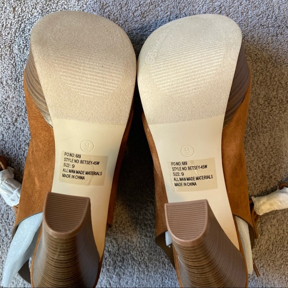 Breckelle’s Betsey-45W Tan Peep Toe Chunky Platform Heels size 9 - Picture 7 of 7